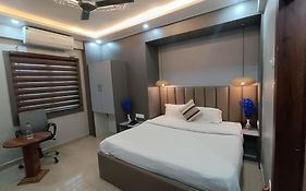 Stayvilla Royal Executive Rooms